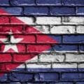 CUBA bandiera su muro