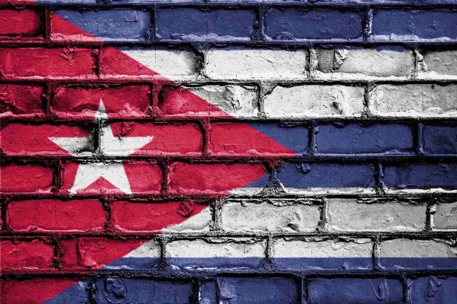 CUBA bandiera su muro